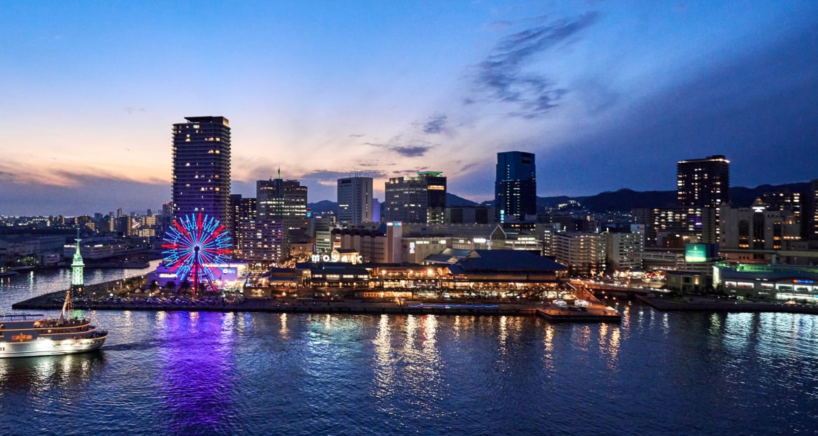 写真：ツイン 西側から見える神戸市内の観光地やハーバーランドの夜景