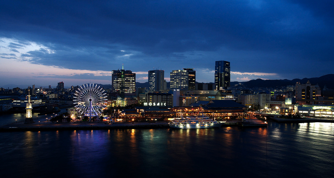 写真：ツイン 西側から見える神戸市内の観光地やハーバーランドの夜景